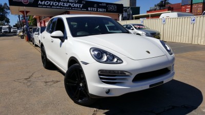 2011 PORSCHE CAYENNE DIESEL SUV